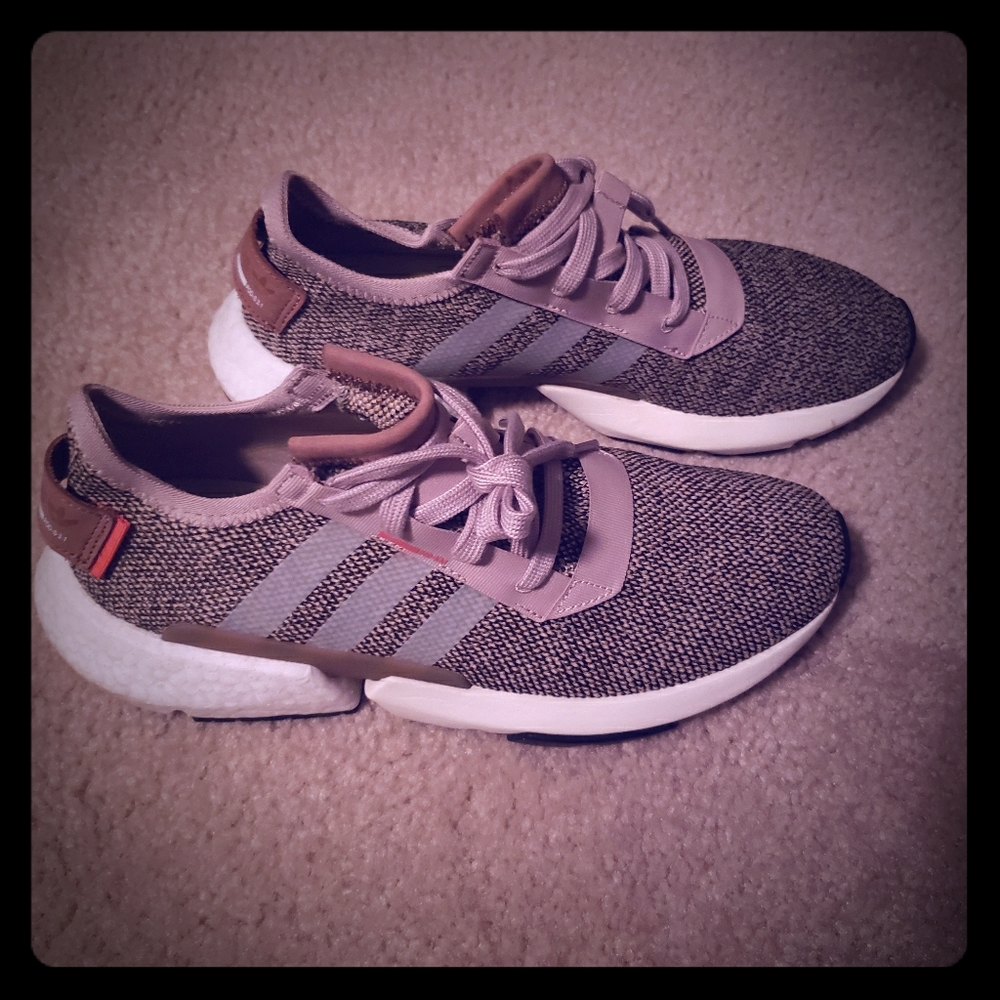 Addias mens shoe